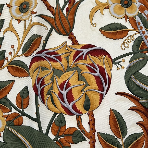 Salvatore Ferragamo Silk Satin Scarf 100% Silk - Picture 4 of 9